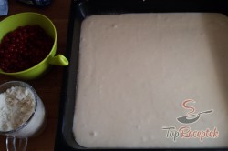 Recept elkészítése Ribizlis kevert sütemény – ahogy nagymamám készíti, lépés 4
