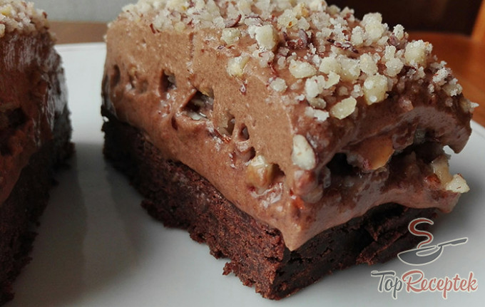 Recept Brownie mogyoróval és csokihabbal