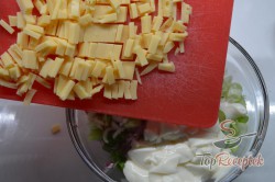 Recept elkészítése Nyári reteksaláta sajttal, lépés 3