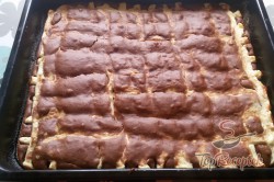 Recept elkészítése Kakaós sütemény kelt tésztából, túrós ráccsal, lépés 8