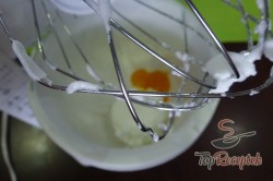Recept elkészítése Frissítő citromos-tejszínhabos szelet, lépés 3