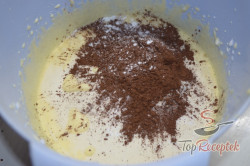 Recept elkészítése Kávés szelet kétszínű krémmel, csokiöntettel, lépés 2