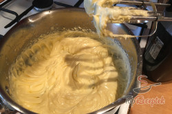 Recept elkészítése Mákos szelet tojássárgás mázzal, lépés 3