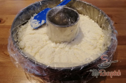 Recept elkészítése Kókuszos szelet kuglóf formában, sütés nélkül, lépés 2