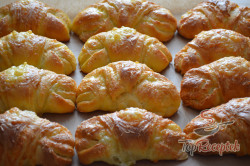 Recept elkészítése Sajtos croissant, lépés 14