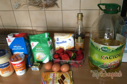 Recept elkészítése Lágy fánk pudinggal, tejszínhabbal, gyümölccsel, lépés 1