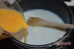 Recept elkészítése Csodálatos cseresznyés-krémes szelet, lépés 6