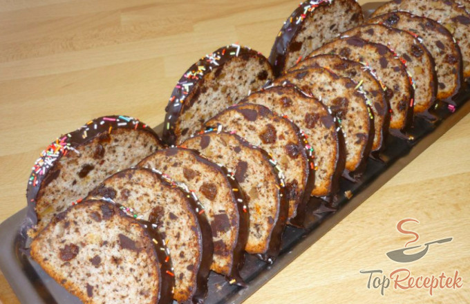 Recept Diós-csokoládés karácsonyi kenyér őzgerinc formában