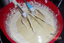 Recept elkészítése Túrós sajttorta fehér csokoládéval, lépés 5