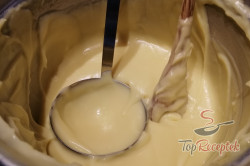 Recept elkészítése Mézes szelet pudingos krémmel és karamellás sűrített tejjel, lépés 2