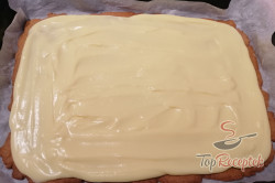 Recept elkészítése Mézes szelet pudingos krémmel és karamellás sűrített tejjel, lépés 3