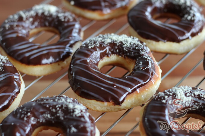 Recept A legjobb fánk (donut) csokiöntettel