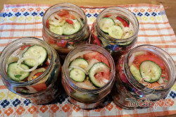 Recept elkészítése Színes saláta befőttesüvegben, lépés 4