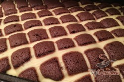 Recept elkészítése Hamis rácsos sütemény csokoládékrémmel és banánnal, lépés 2