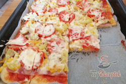 Recept elkészítése Házi pizza élesztő és kelesztés nélkül, lépés 11