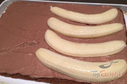Recept elkészítése Hamis rácsos sütemény csokoládékrémmel és banánnal, lépés 4