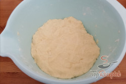 Recept elkészítése Lágy kiflik tejfölös tésztából (3 hozzávalóból), almás töltelékkel, lépés 1