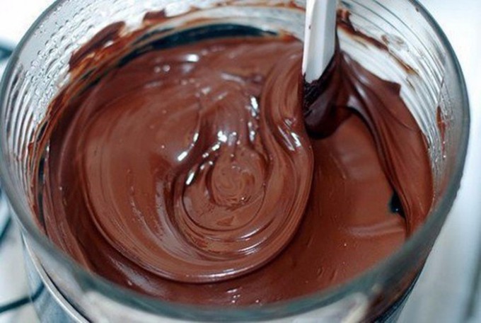 Recept 3 trükkös csokoládéöntet, ami nem törik vágás közben