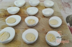 Recept elkészítése Tonhalkrémmel töltött tojás, lépés 1