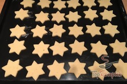 Recept elkészítése Linzer csillagok párizsi krémmel töltve, lépés 4