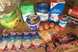 Recept elkészítése Lágy tejszínhabos szelet csokival, lépés 1