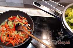 Recept elkészítése Egyszerű és gyors vacsora – tepsis brokkoli, lépés 1