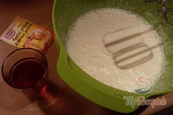 Recept elkészítése Mákos szelet szilvával – bögrés süti, lépés 4