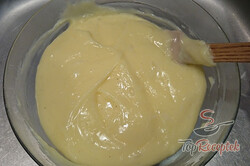 Recept elkészítése Egyszerű, gyors szelet joghurtos krémmel, lépés 7