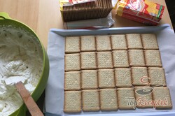 Recept elkészítése Túrós sajttorta sütés nélkül, áfonyával, tepsiben, lépés 3