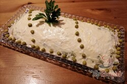 Recept elkészítése Tojásos-csirkés majonézes saláta ünnepekre, lépés 8