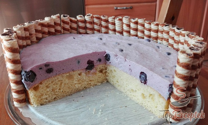 Recept Áfonyás-joghurtos torta